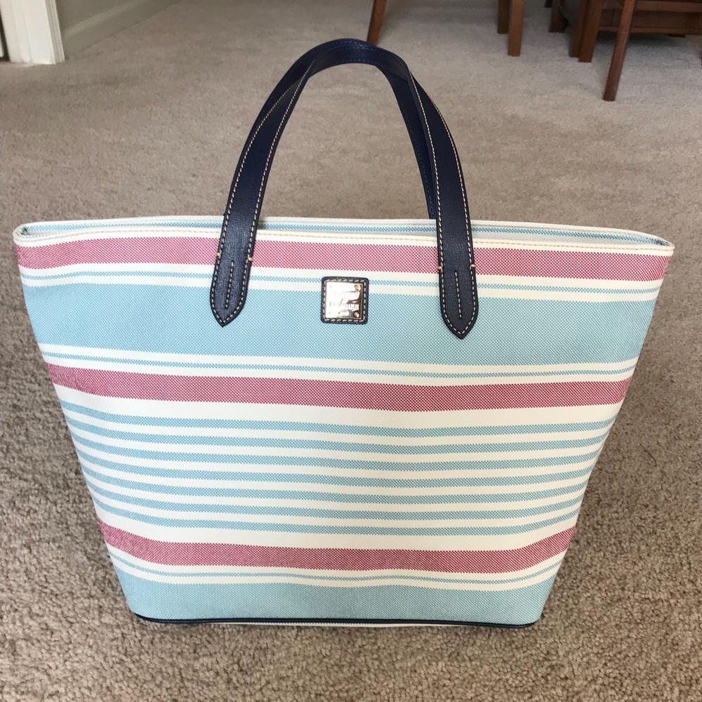 Dooney & Bourke bag